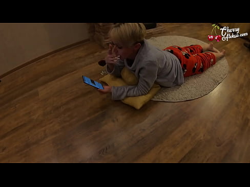 ❤️ Hullu blondiin imeb tohutut munni ja hüppab selle peal - anaalseksiga ☑ Kaunis porno at porn et.pornoxlxx.ru