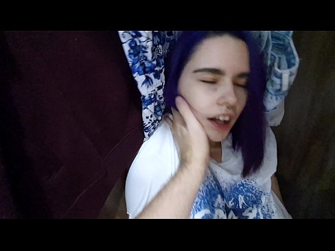 ❤️ Leidsin oma õe kapist ja aitasin tal cumida ☑ Kaunis porno at porn et.pornoxlxx.ru